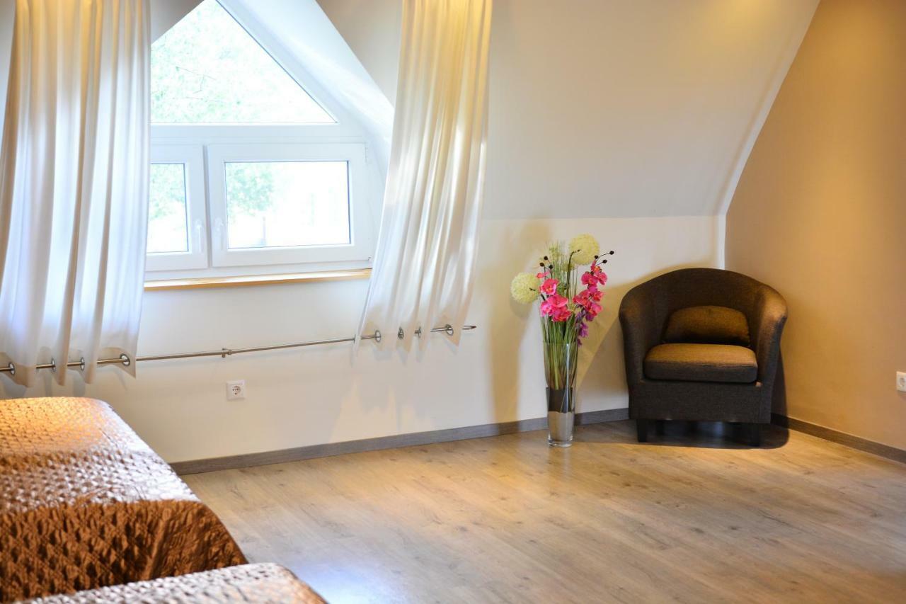 Room4U Apartment Balatonszárszó Eksteriør bilde